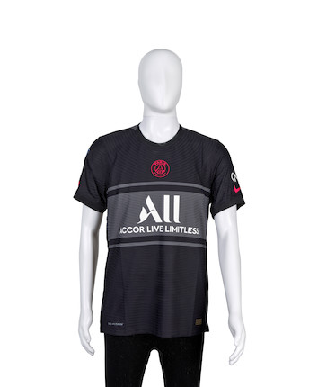 Bonhams : LIONEL MESSI A UNIQUE GAME WORN AND AUTOGRAPHED PARIS SAINT