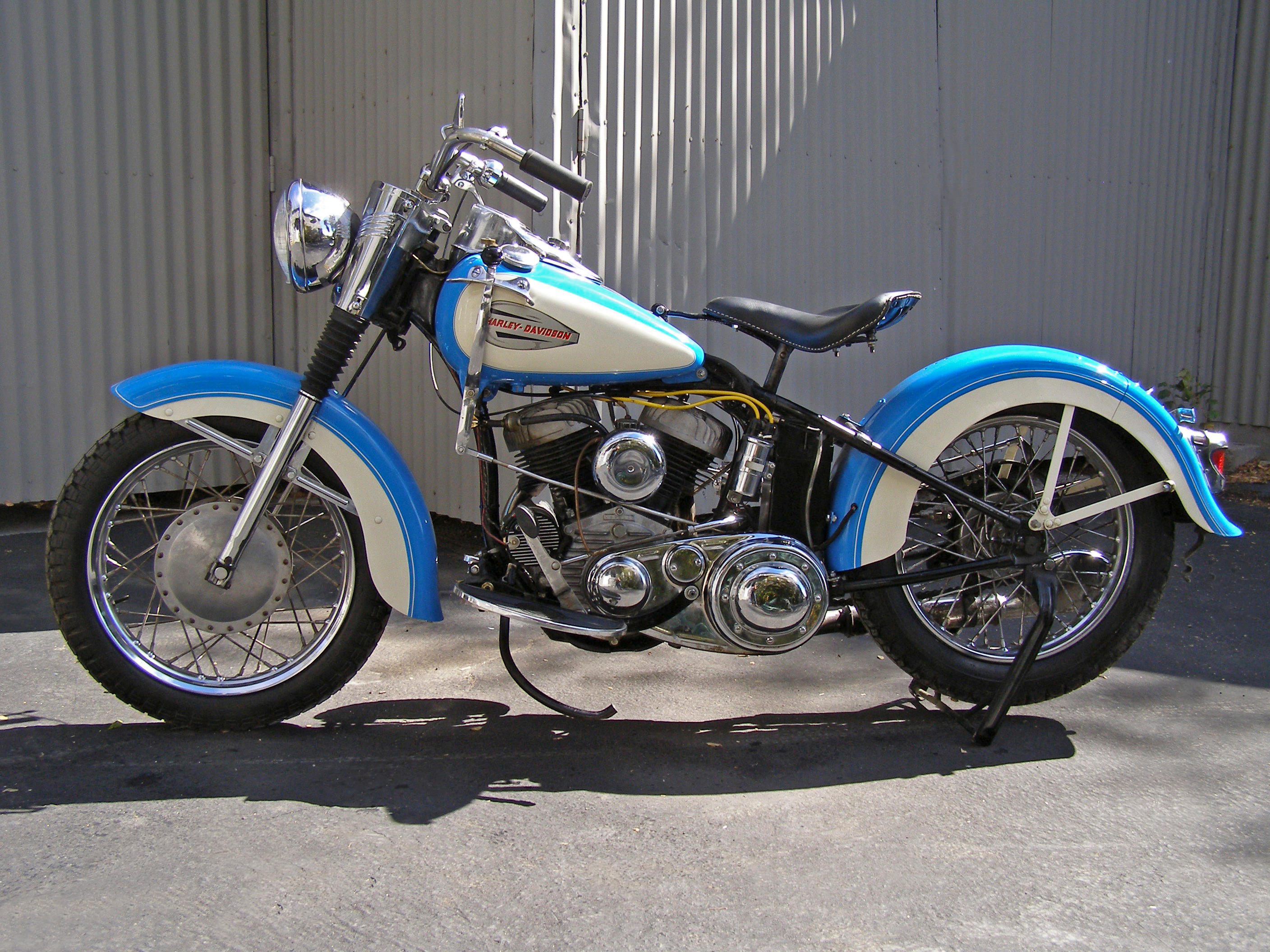 Harley-Davidson スチュワートワーナー ナックル　WL 旧車 1942 Harley-Davidson Model U w/1946 Goulding Rocket Sidecar
