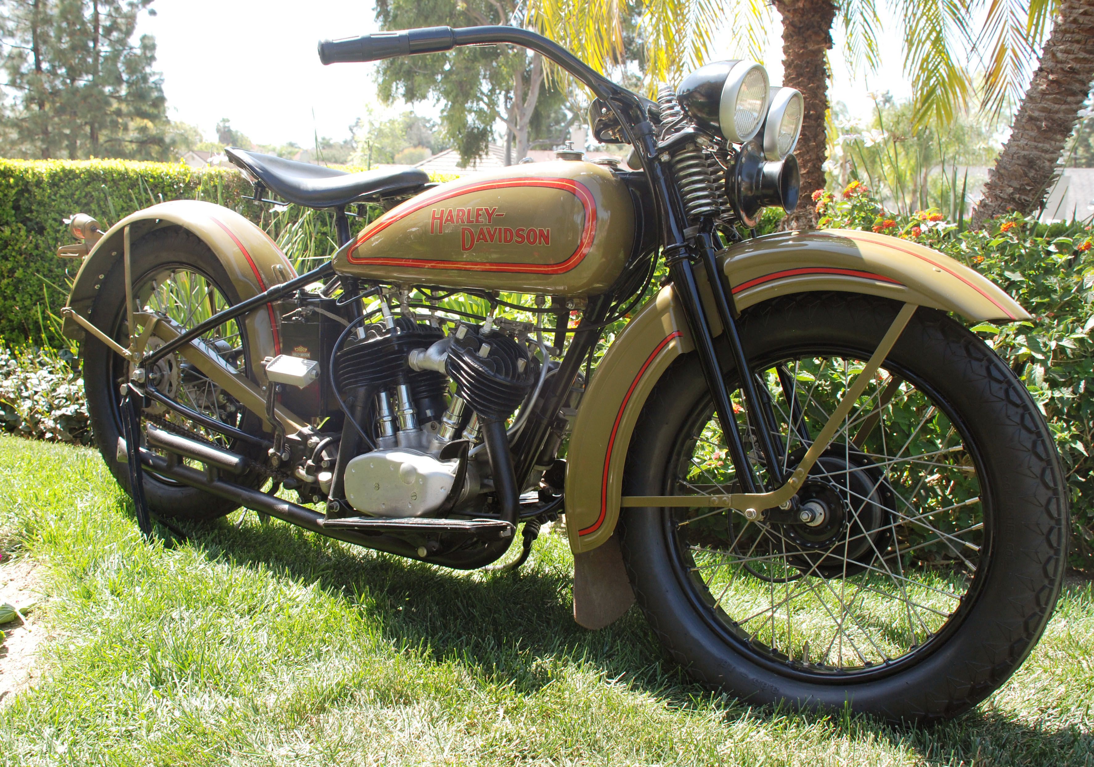 ハーレークイーンさん Bonhams Cars : The ex-Steve McQueen,1929 Harley-Davidson 45ci DL