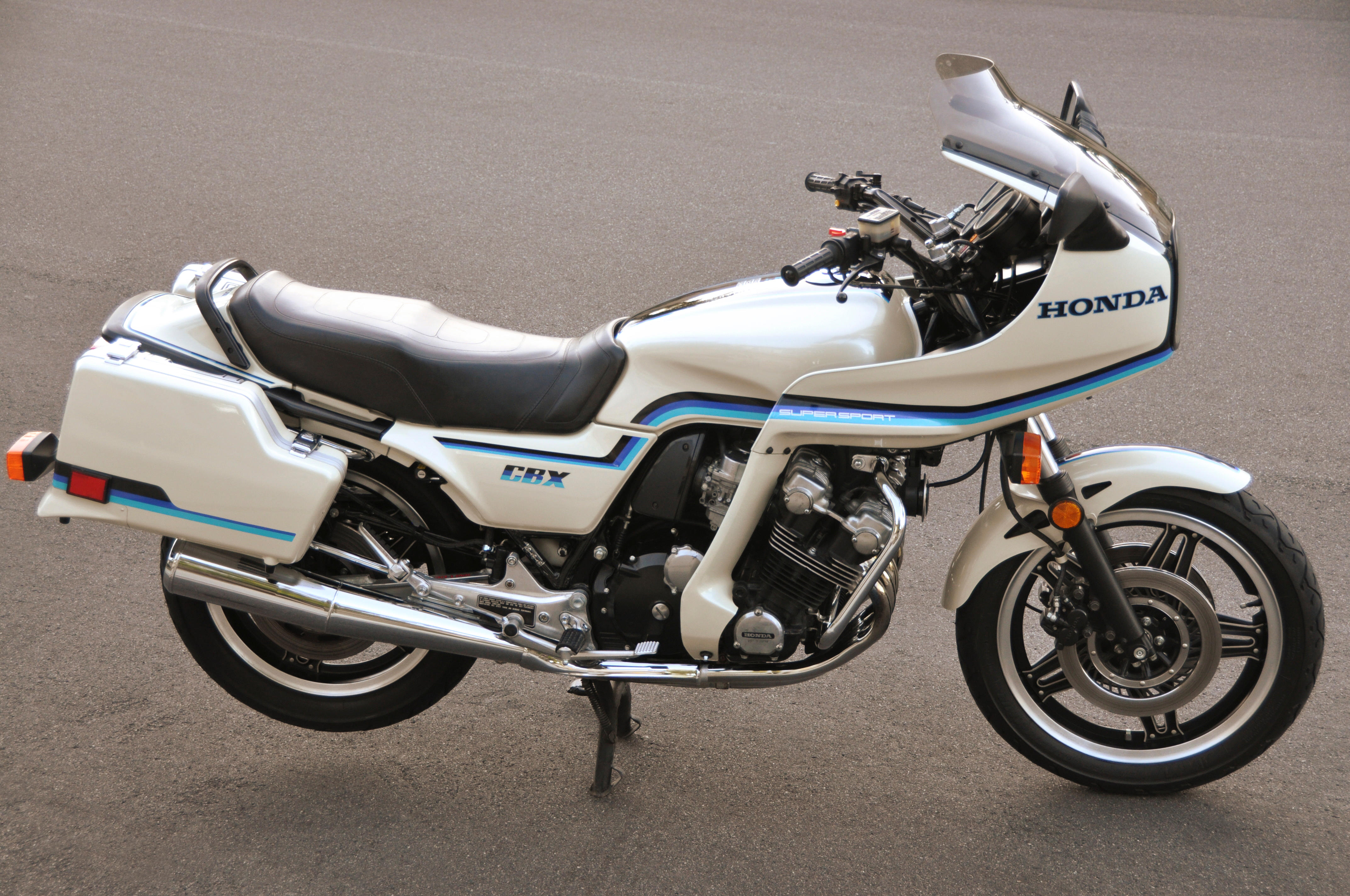 Bonhams Cars 1982 Honda CBX Frame no. JH2SC0600CC402098 Engine