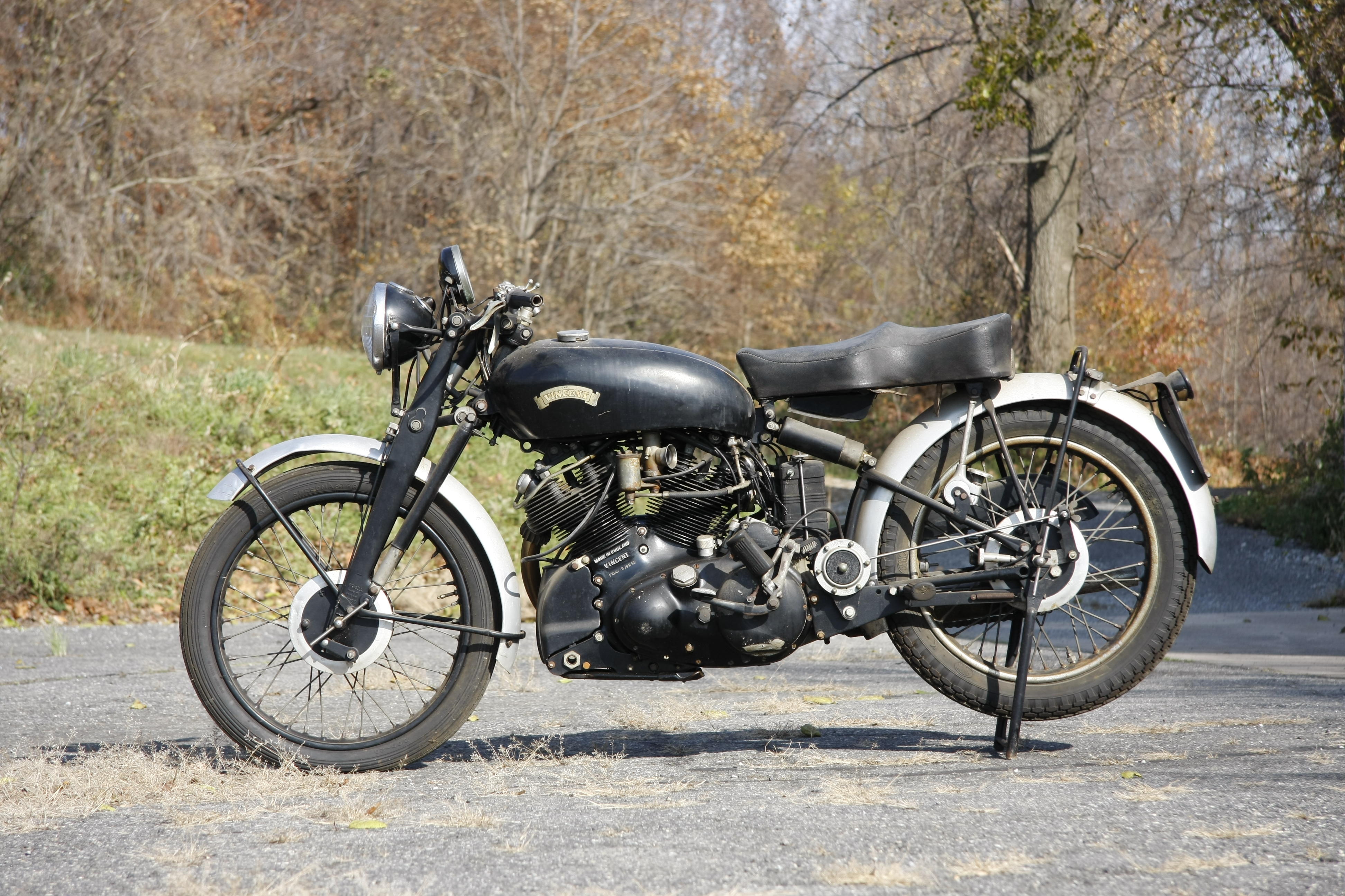 トニー Bonhams Cars : c.1953 Vincent 998cc Series C Black Shadow