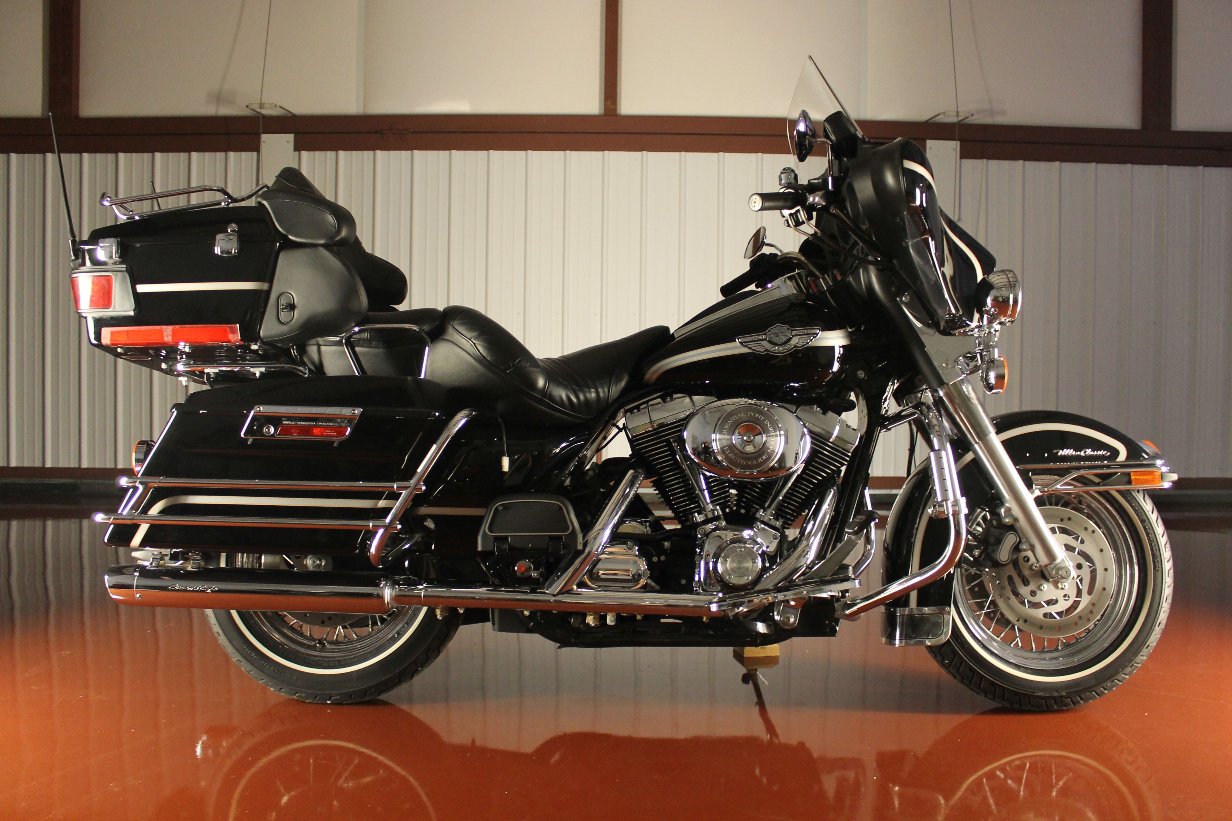 Bonhams Cars : With Screaming Eagle 103ci big boar kit,2003 Harley 