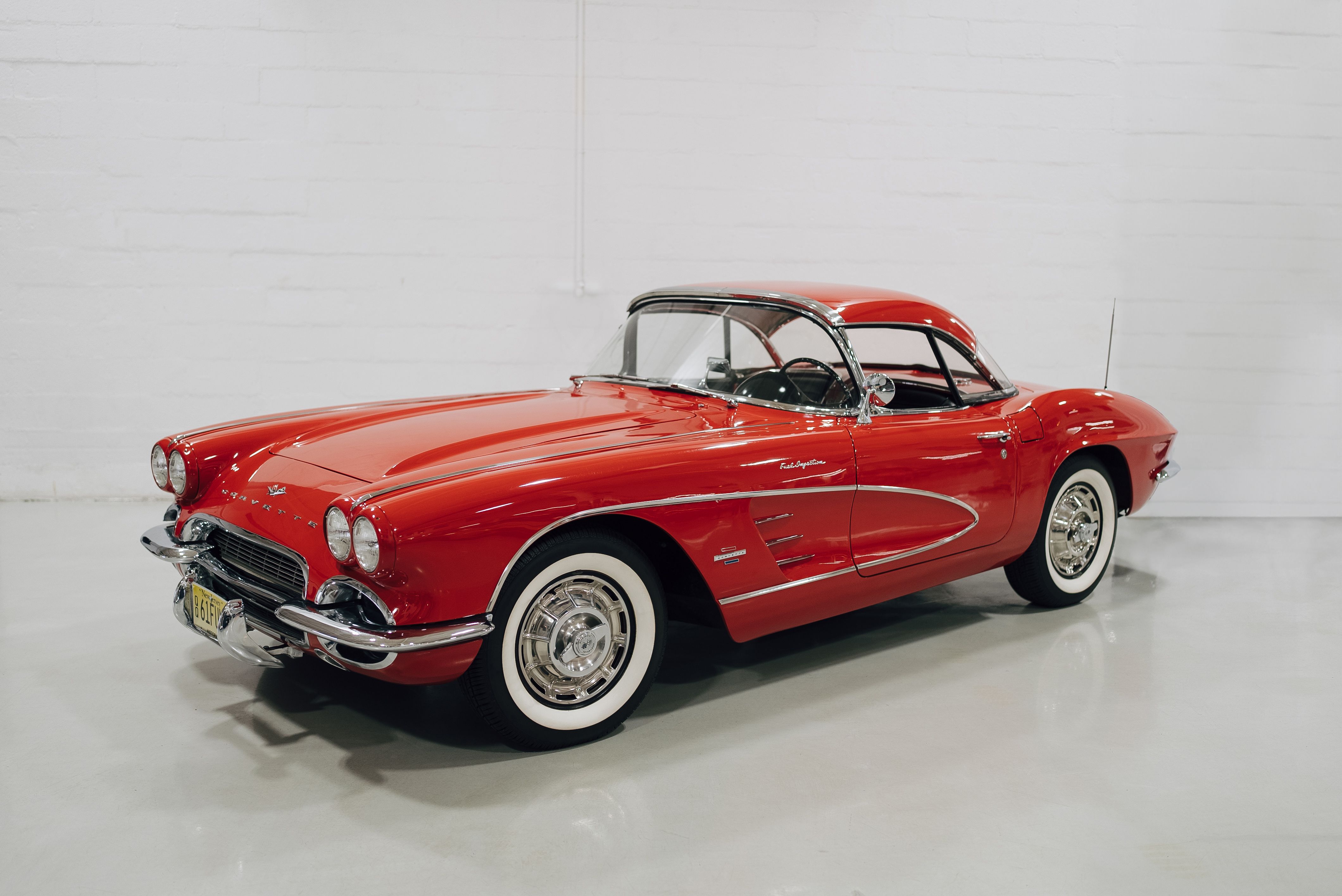 Miniature Chevrolet Corvette C1 Cabriolet 1961 Rouge échelle 1/18 AMM - American Muscle